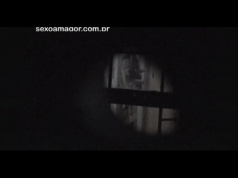 ❤️ Blondie dirakam video secara rahsia oleh intip kawasan kejiranan yang tersembunyi di sebalik batu bata kosong Seks pada ms.milf-nut-net.ru ❌❤